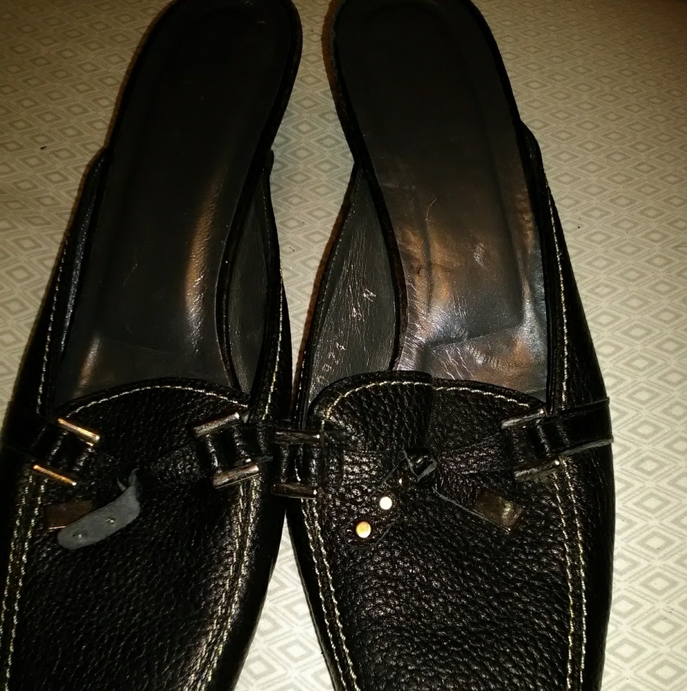 Blk Low heel flats with heel out size 9